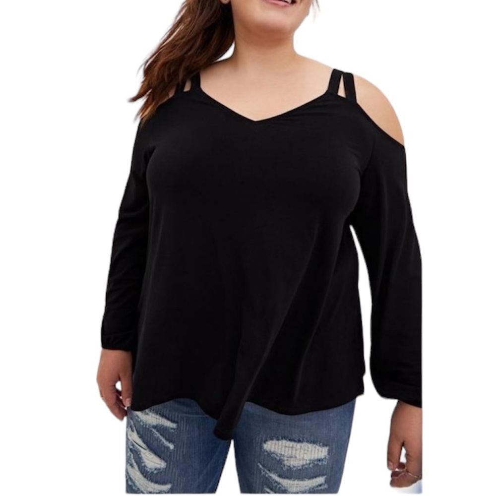 Torrid Knit Crepe V-Neck Cold Cutout Cold Shoulder Top black size 4XL.